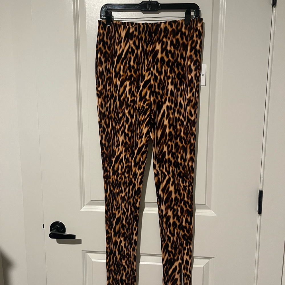 📍Final Price 📍Leopard print trousers